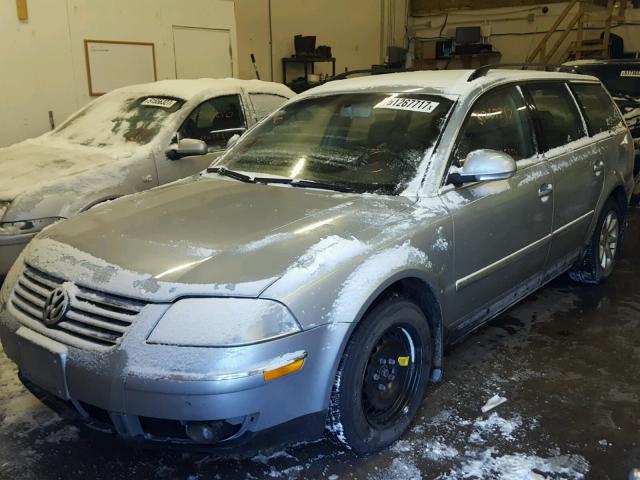 WVWVD63BX4E302673 - 2004 VOLKSWAGEN PASSAT GLS BLUE photo 2