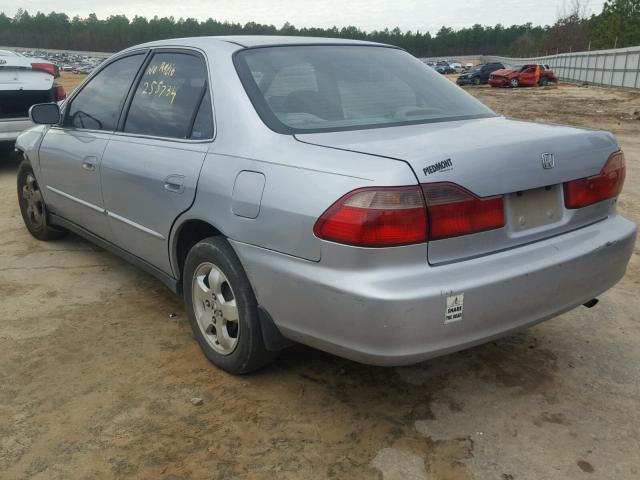 1HGCG5646WA266837 - 1998 HONDA ACCORD LX SILVER photo 3