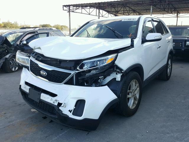 5XYKT3A65EG426823 - 2014 KIA SORENTO LX WHITE photo 2