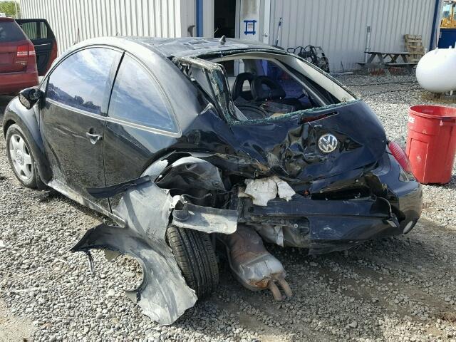 3VWDC21C61M413016 - 2001 VOLKSWAGEN NEW BEETLE 黑色 照片 3