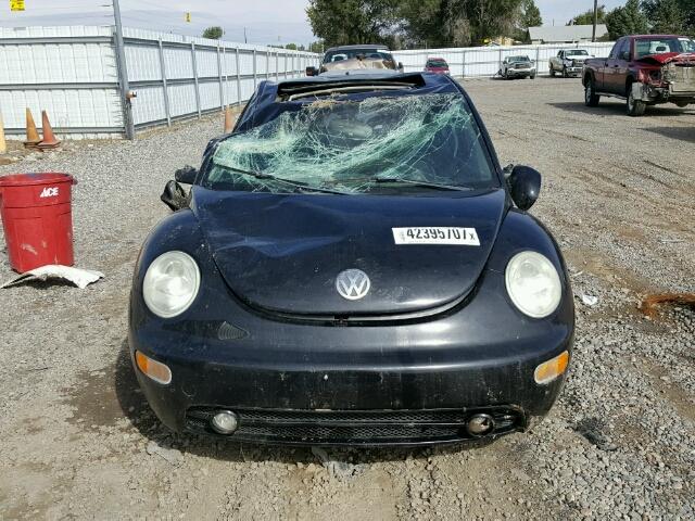 3VWDC21C61M413016 - 2001 VOLKSWAGEN NEW BEETLE 黑色 照片 9