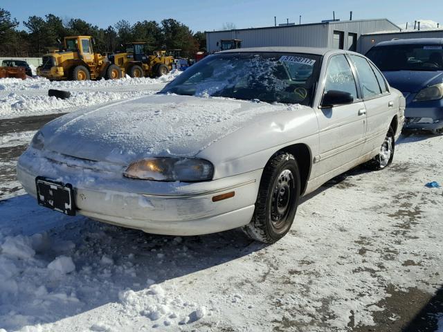 2G1WL52K0W9280278 - 1998 CHEVROLET LUMINA BAS WHITE photo 2