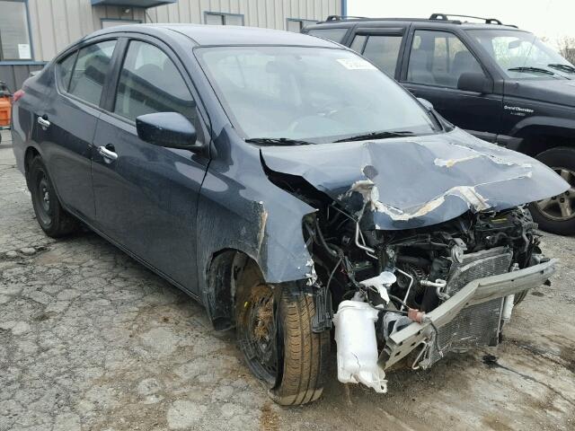 3N1CN7AP5HL866295 - 2017 NISSAN VERSA S BLUE photo 1