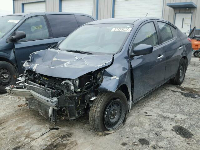 3N1CN7AP5HL866295 - 2017 NISSAN VERSA S BLUE photo 2