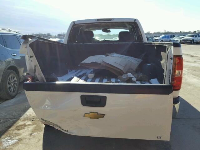 1GCSKSE31AZ196481 - 2010 CHEVROLET SILVERADO WHITE photo 9