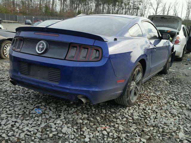 1ZVBP8AM1D5211623 - 2013 FORD MUSTANG BLUE photo 4