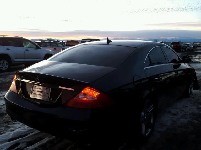 WDDDJ72X17A092411 - 2007 MERCEDES-BENZ CLS 550 BLACK photo 4