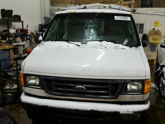 1FTNE24W44HA44785 - 2004 FORD ECONOLINE WHITE photo 9