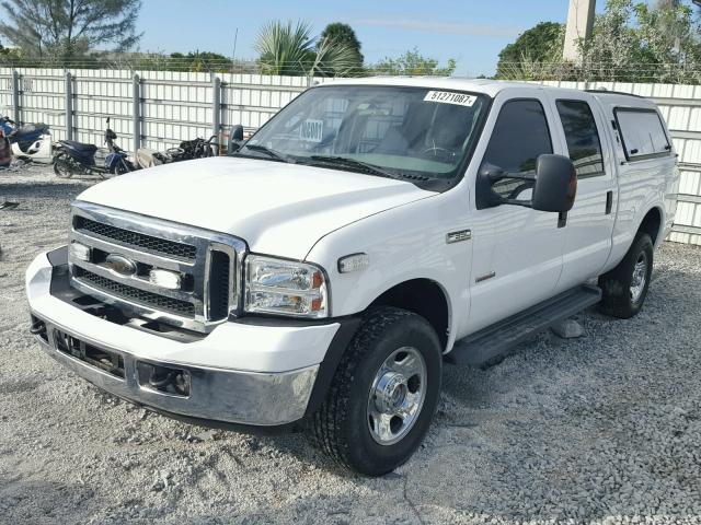 1FTWW31P16ED01619 - 2006 FORD F350 SRW S WHITE photo 2