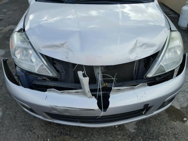 3N1BC13E29L358698 - 2009 NISSAN VERSA S SILVER photo 9