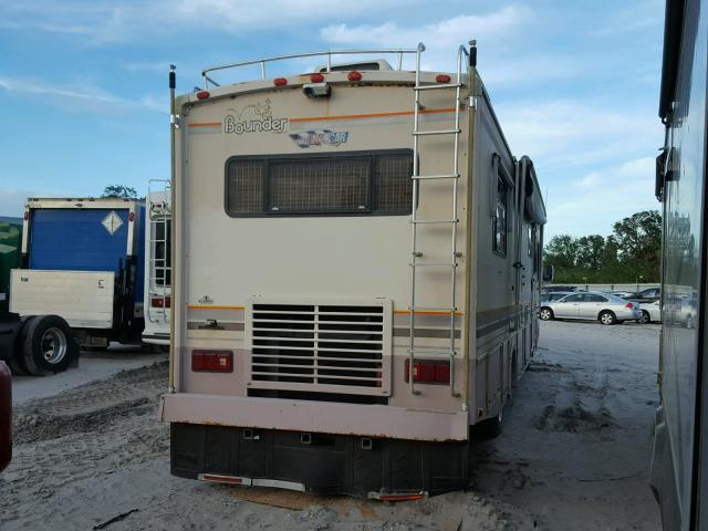 4CDR5EM26N2301562 - 1992 OSHKOSH MOTOR TRUCK CO. CHASSIS X TAN photo 4