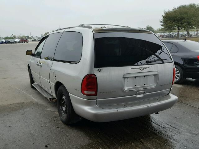 1C4GP64L5YB628542 - 2000 CHRYSLER TOWN & COU SILVER photo 3