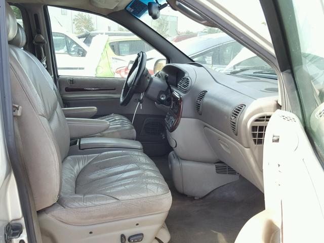 1C4GP64L5YB628542 - 2000 CHRYSLER TOWN & COU SILVER photo 5