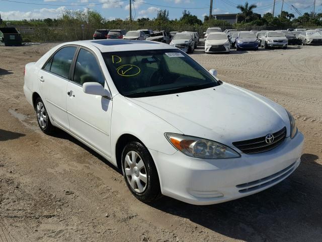 4T1BE32K82U115799 - 2002 TOYOTA CAMRY LE WHITE photo 1