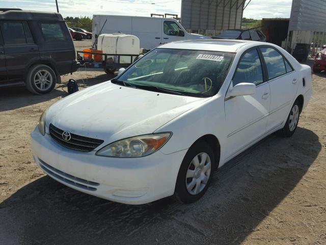 4T1BE32K82U115799 - 2002 TOYOTA CAMRY LE WHITE photo 2