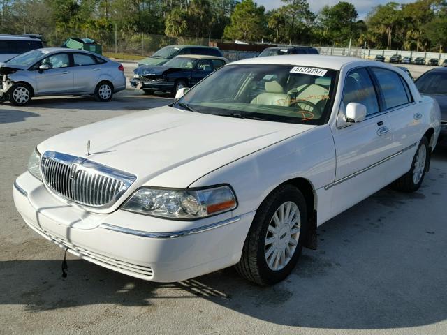 1LNHM81W75Y622964 - 2005 LINCOLN TOWN CAR S WHITE photo 2