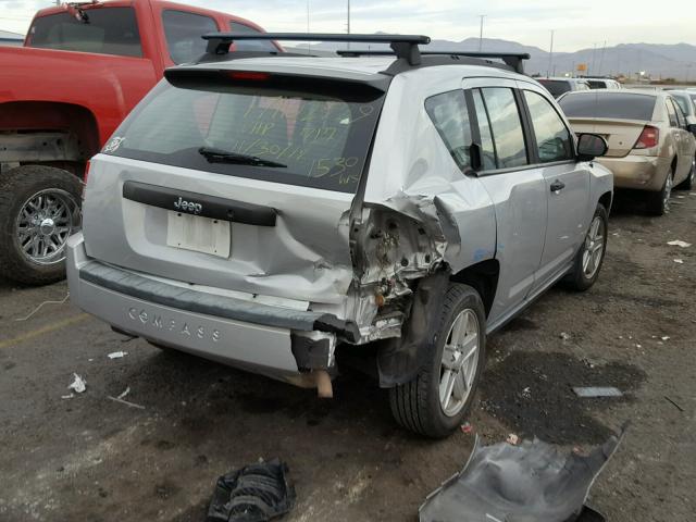 1J8FT47W97D250142 - 2007 JEEP COMPASS SILVER photo 4