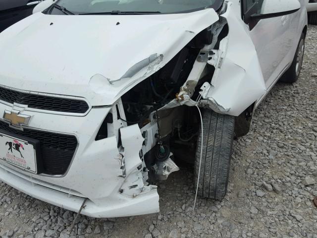 KL8CD6S93FC716326 - 2015 CHEVROLET SPARK 1LT Белый фото 9