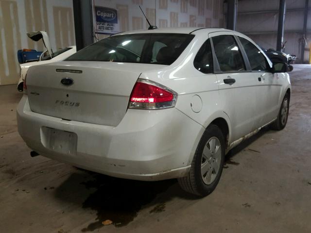 1FAHP34N18W202883 - 2008 FORD FOCUS S/SE WHITE photo 4