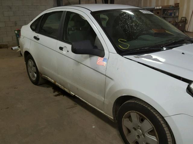 1FAHP34N18W202883 - 2008 FORD FOCUS S/SE WHITE photo 9