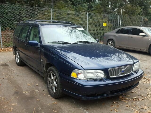 YV1LW55A8X3550558 - 1999 VOLVO V70 BLUE photo 1