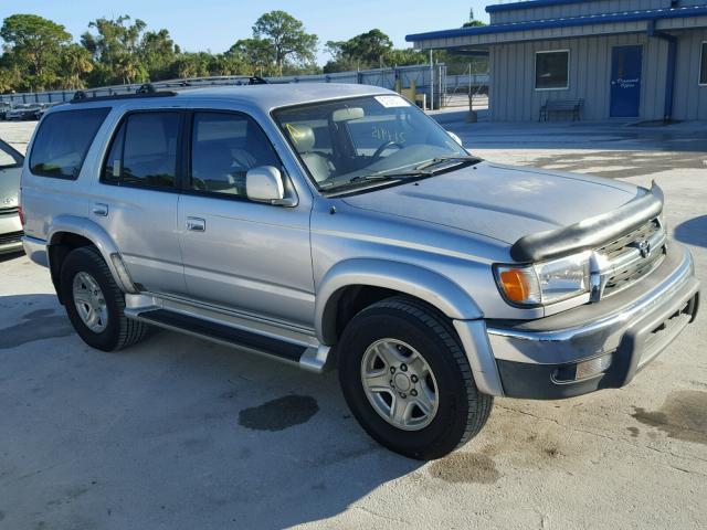 JT3GN86R120239133 - 2002 TOYOTA 4RUNNER SR SILVER photo 1