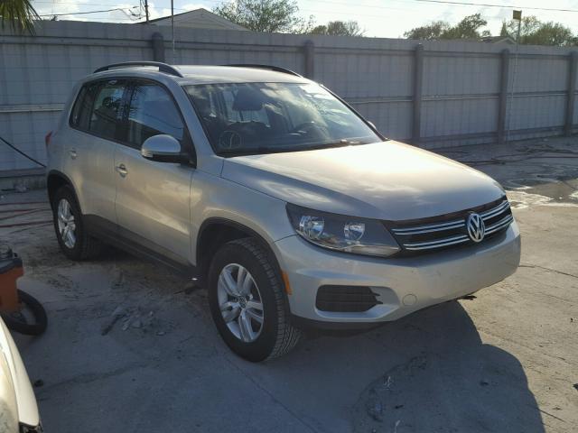 WVGAV7AX1FW604667 - 2015 VOLKSWAGEN TIGUAN S SILVER photo 1