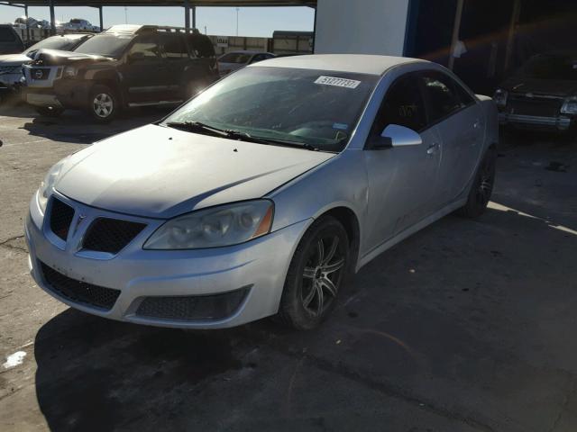 1G2ZA5E00A4117215 - 2010 PONTIAC G6 SILVER photo 2