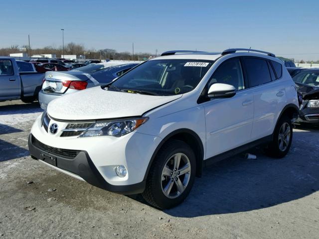 JTMRFREV4FD171138 - 2015 TOYOTA RAV4 XLE WHITE photo 2