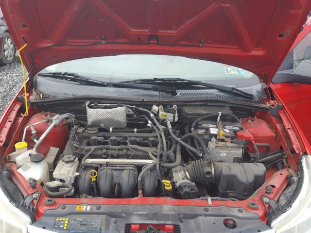 1FAHP34N18W103111 - 2008 FORD FOCUS S/SE RED photo 7