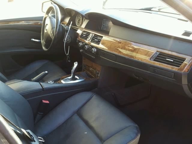 WBANV1C55AC159260 - 2010 BMW 528 XI GRAY photo 5