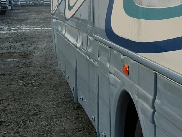 3FCNF53S6XJA31678 - 1999 FORD RV BLUE photo 9