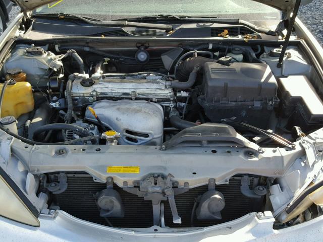 JTDBE32K220109203 - 2002 TOYOTA CAMRY LE SILVER photo 7