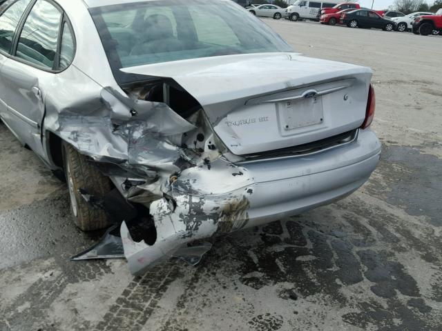 1FAFP53U4YA267199 - 2000 FORD TAURUS SE SILVER photo 9