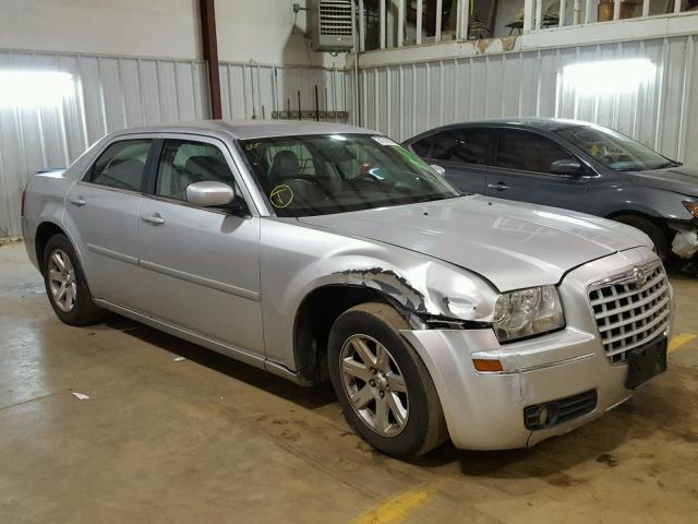 2C3KA53G86H225545 - 2006 CHRYSLER 300 TOURIN SILVER photo 1