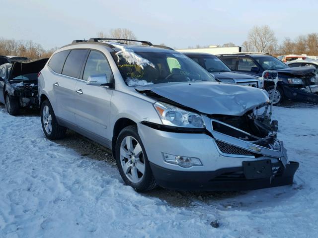 1GNKVLED0BJ249992 - 2011 CHEVROLET TRAVERSE L SILVER photo 1