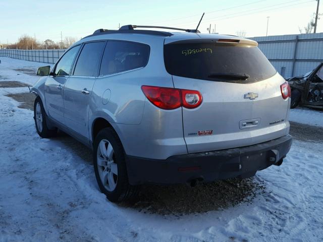 1GNKVLED0BJ249992 - 2011 CHEVROLET TRAVERSE L SILVER photo 3