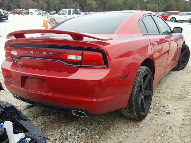 2C3CDXBG1CH215511 - 2012 DODGE CHARGER SE RED photo 4