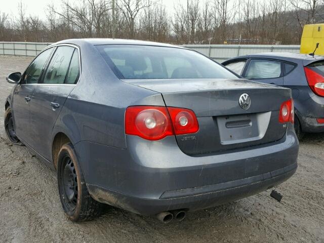 3VWRF71K05M610240 - 2005 VOLKSWAGEN NEW JETTA GRAY photo 3