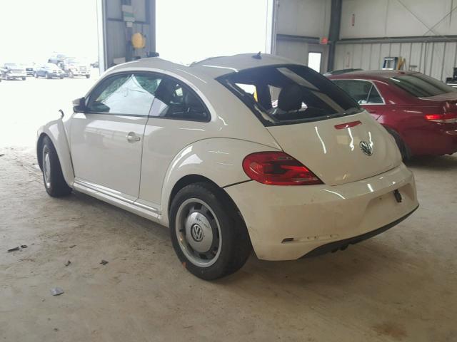 3VWJX7AT9CM613539 - 2012 VOLKSWAGEN BEETLE WHITE photo 3