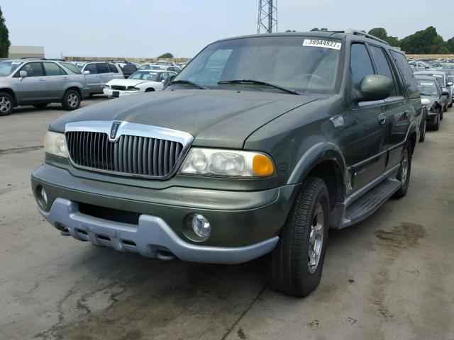 5LMFU28A51LJ00742 - 2001 LINCOLN NAVIGATOR მწვანე ფოტო 2