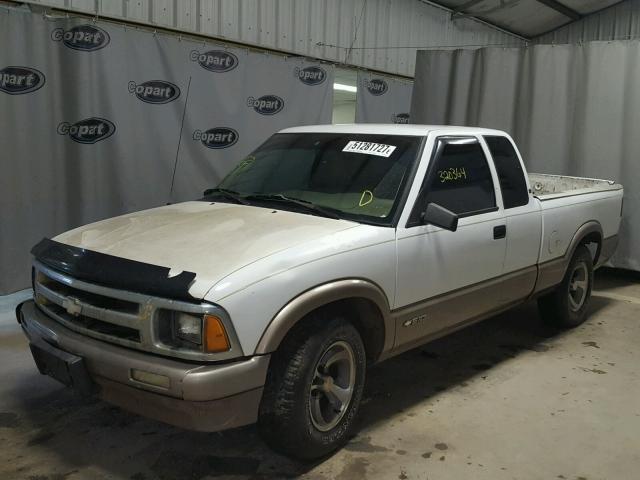 1GCCS19X2T8213342 - 1996 CHEVROLET S TRUCK S1 WHITE photo 2