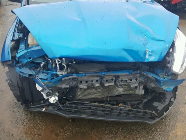 1FADP3K27GL310898 - 2016 FORD FOCUS SE BLUE photo 9