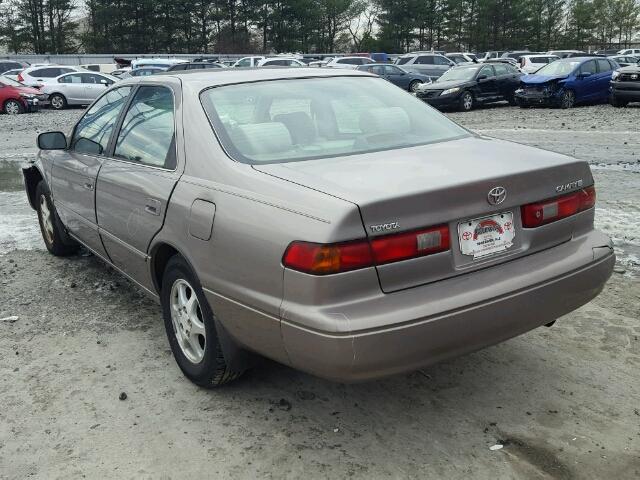 4T1BG22K3XU870760 - 1999 TOYOTA CAMRY CE TAN photo 3