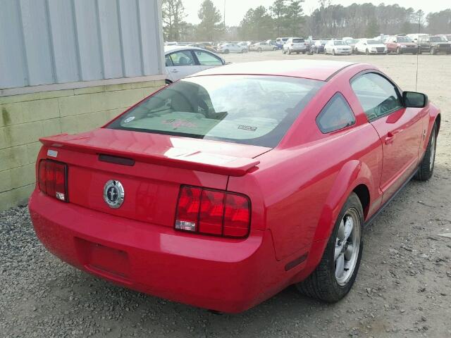 1ZVHT80N785191917 - 2008 FORD MUSTANG RED photo 4