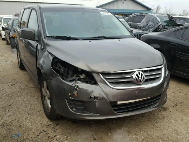 2V4RW3D19AR429094 - 2010 VOLKSWAGEN ROUTAN SE BLUE photo 1