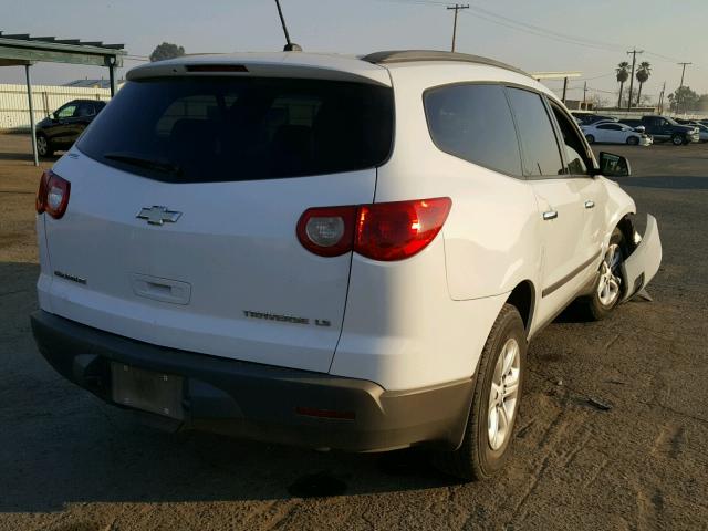 1GNER13DX9S137312 - 2009 CHEVROLET TRAVERSE L WHITE photo 4