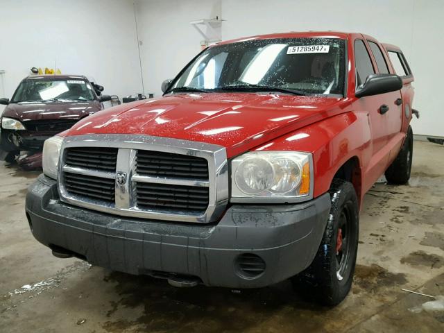 1D7HE28K36S623721 - 2006 DODGE DAKOTA QUA RED photo 2