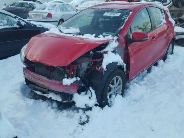 JTDKDTB39D1539562 - 2013 TOYOTA PRIUS C RED photo 2