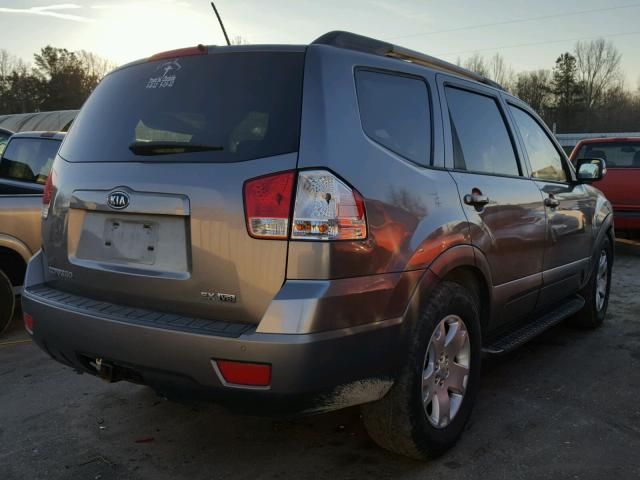 KNDJH742095026938 - 2009 KIA BORREGO LX GRAY photo 4